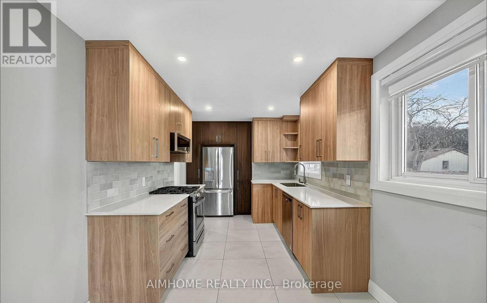 764 Botany Hill (Main) Crescent, Newmarket, Ontario  L3Y 3A8 - Photo 8 - N12999560