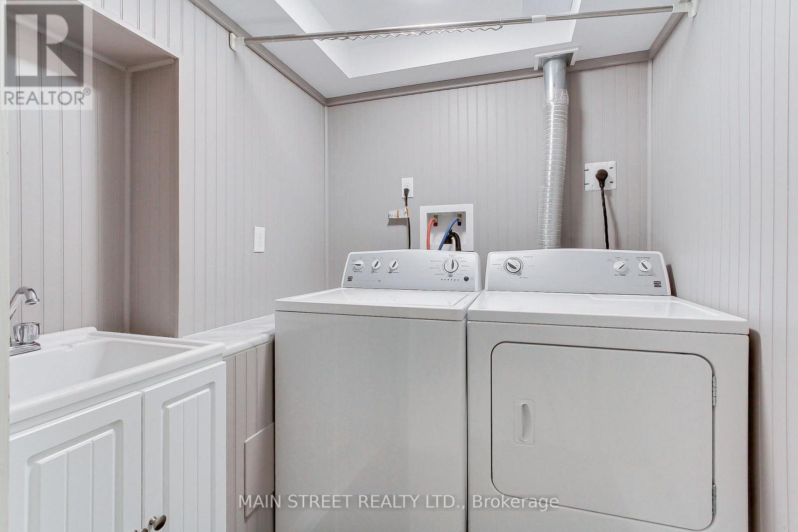 369 Harewood Boulevard, Newmarket, Ontario  L3Y 6S5 - Photo 29 - N12999630