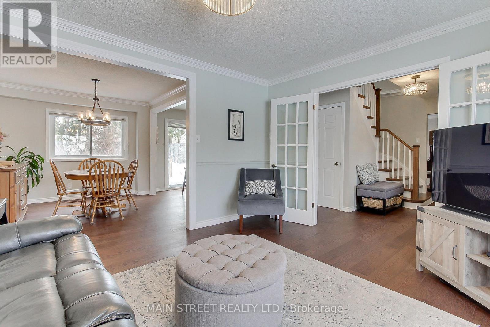 369 Harewood Boulevard, Newmarket, Ontario  L3Y 6S5 - Photo 8 - N12999630