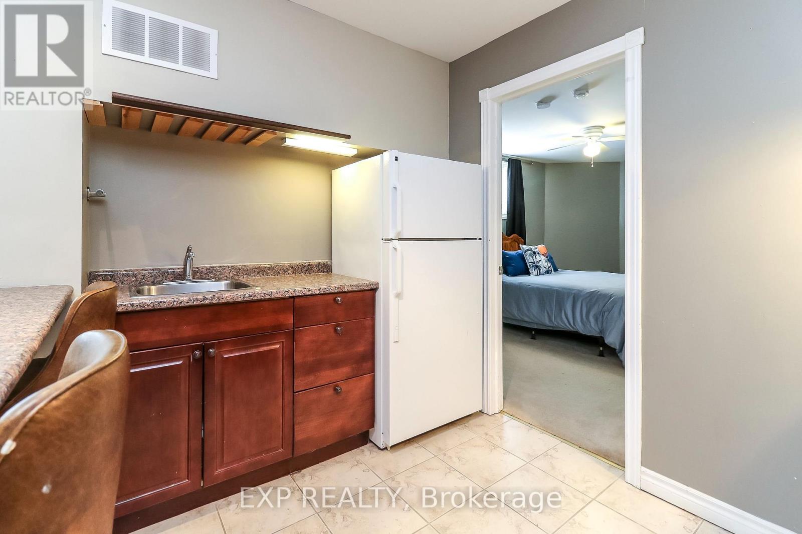 30 Cherry Sands Crescent, Wasaga Beach, Ontario  L9Z 1P5 - Photo 18 - S12999534