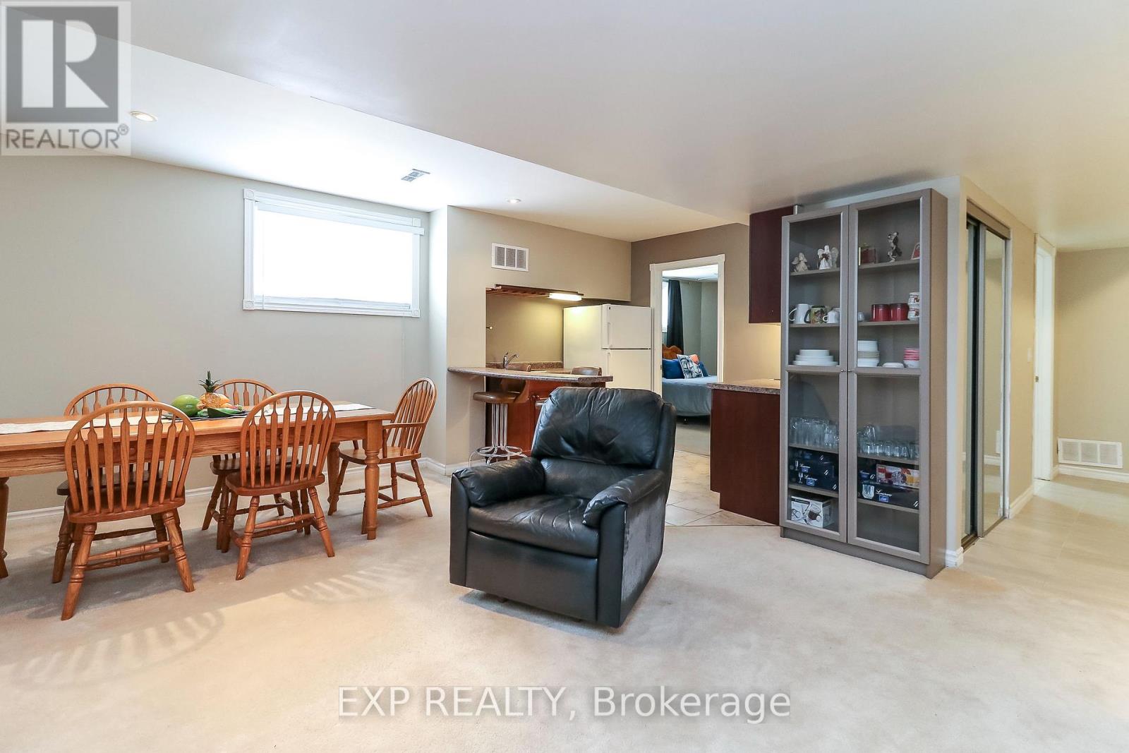 30 Cherry Sands Crescent, Wasaga Beach, Ontario  L9Z 1P5 - Photo 5 - S12999534