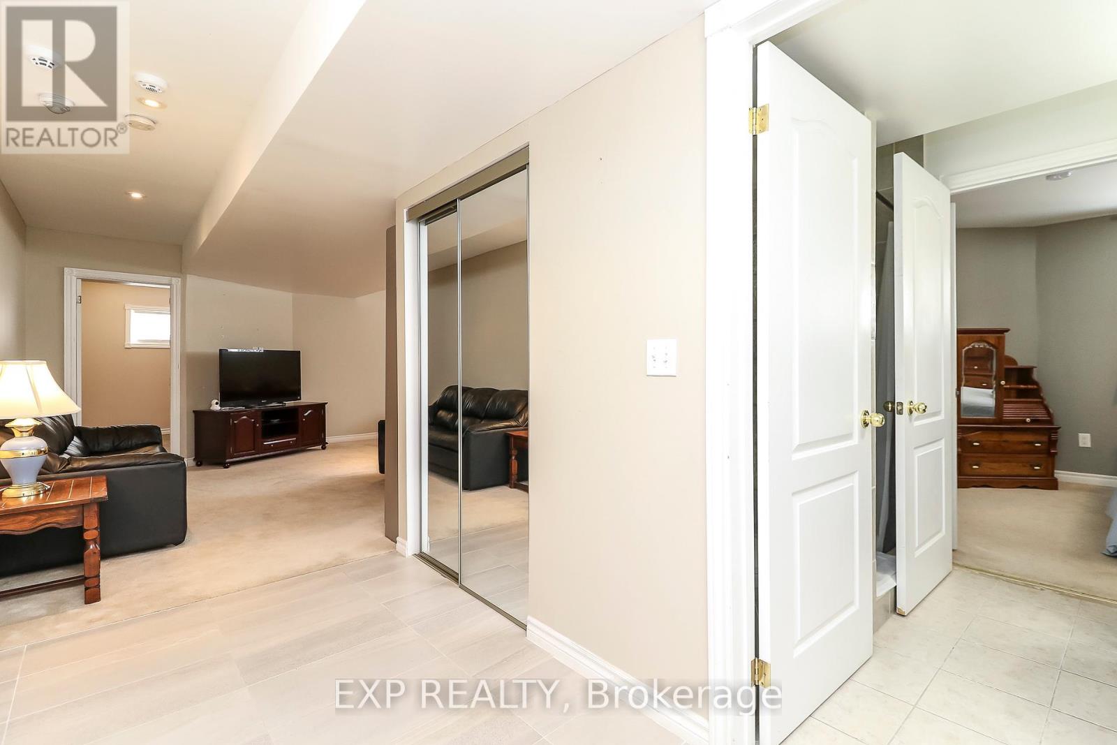 30 Cherry Sands Crescent, Wasaga Beach, Ontario  L9Z 1P5 - Photo 7 - S12999534