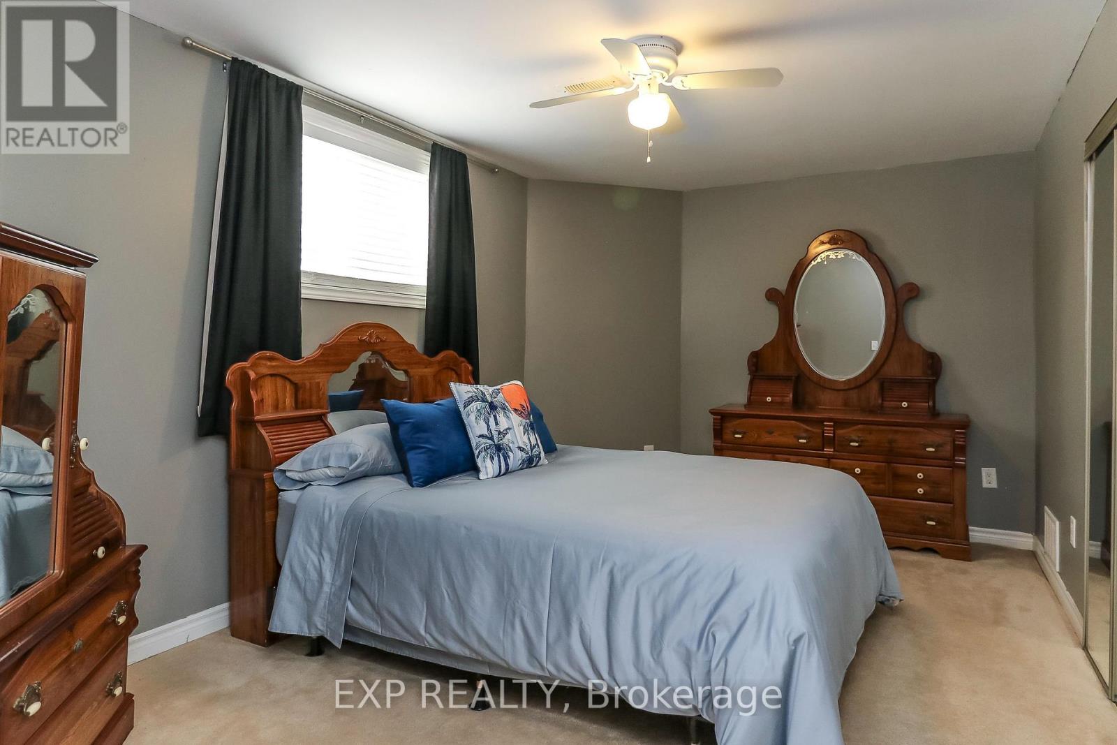 30 Cherry Sands Crescent, Wasaga Beach, Ontario  L9Z 1P5 - Photo 8 - S12999534