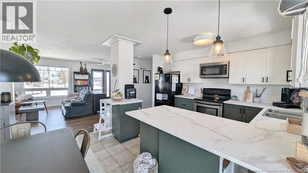 367 Rue De L'Île, Caraquet, New Brunswick  E1W 1B4 - Photo 5 - NB137202