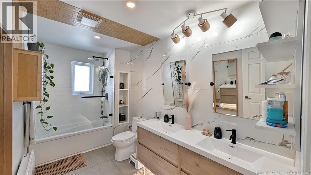 367 Rue De L'Île, Caraquet, New Brunswick  E1W 1B4 - Photo 8 - NB137202