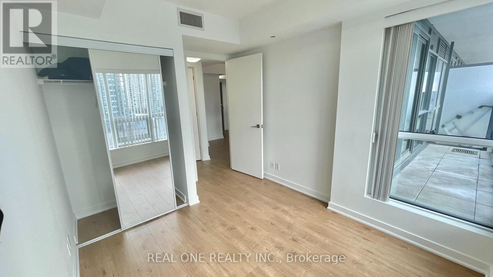 809 - 2220 Lakeshore Boulevard, Toronto, Ontario  M8V 1A4 - Photo 9 - W12999472