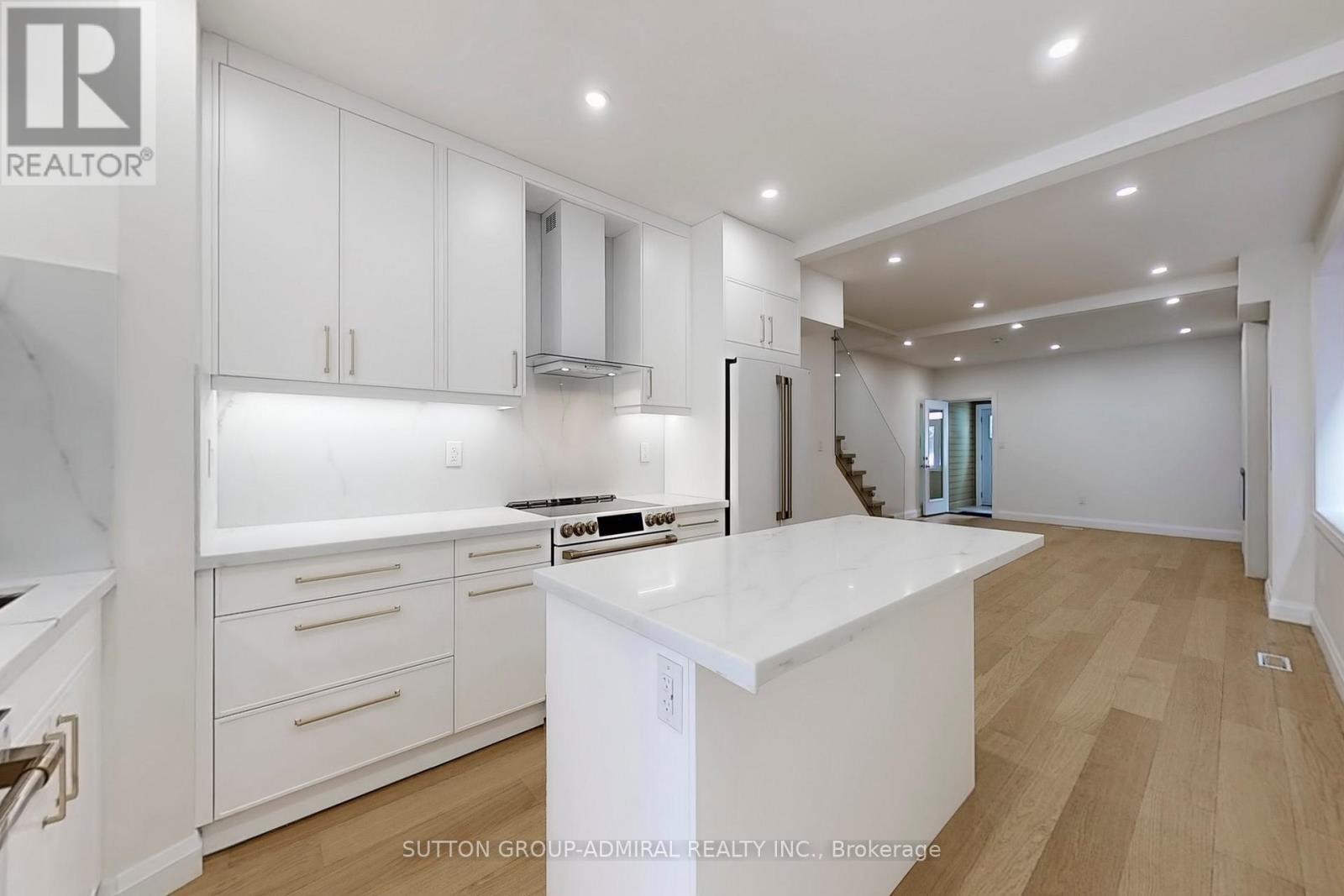 109 Fermanagh Avenue, Toronto, Ontario  M6R 1M1 - Photo 11 - W12999474