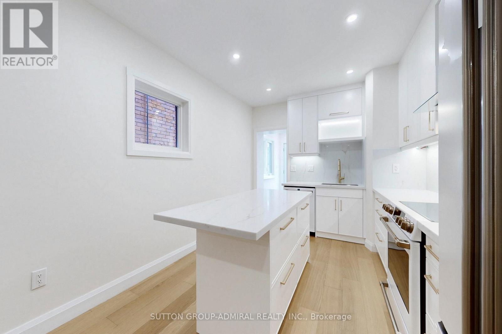 109 Fermanagh Avenue, Toronto, Ontario  M6R 1M1 - Photo 12 - W12999474