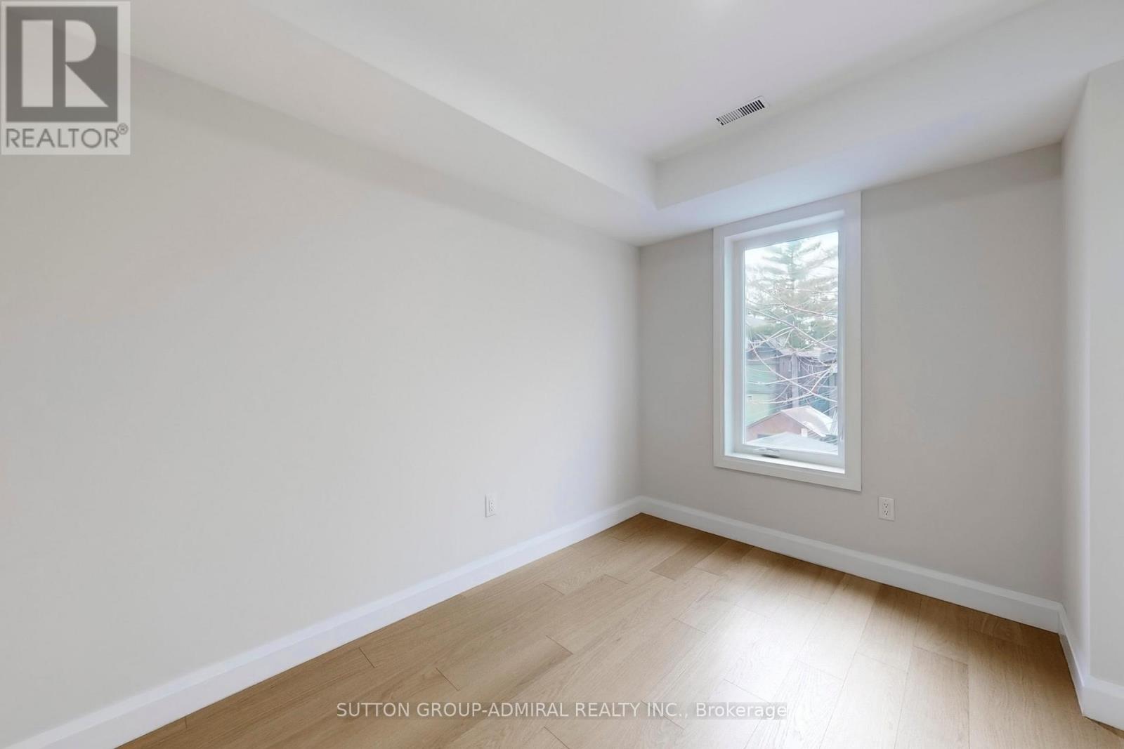 109 Fermanagh Avenue, Toronto, Ontario  M6R 1M1 - Photo 27 - W12999474