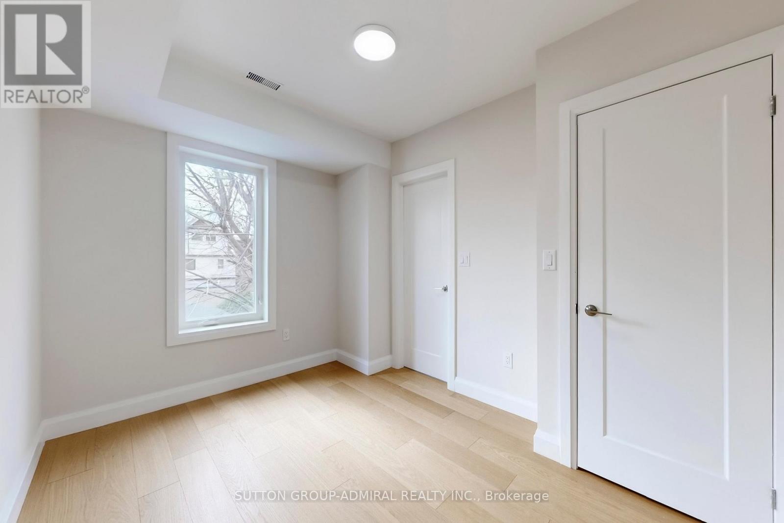 109 Fermanagh Avenue, Toronto, Ontario  M6R 1M1 - Photo 28 - W12999474