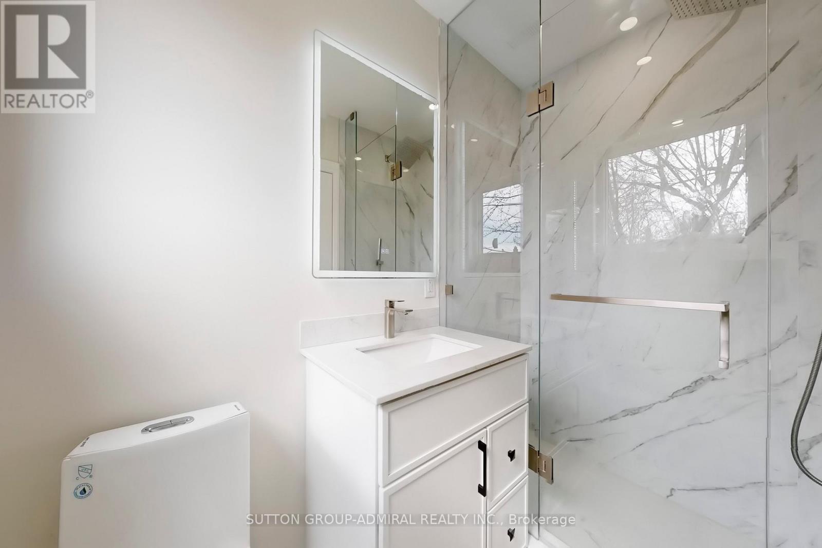 109 Fermanagh Avenue, Toronto, Ontario  M6R 1M1 - Photo 29 - W12999474