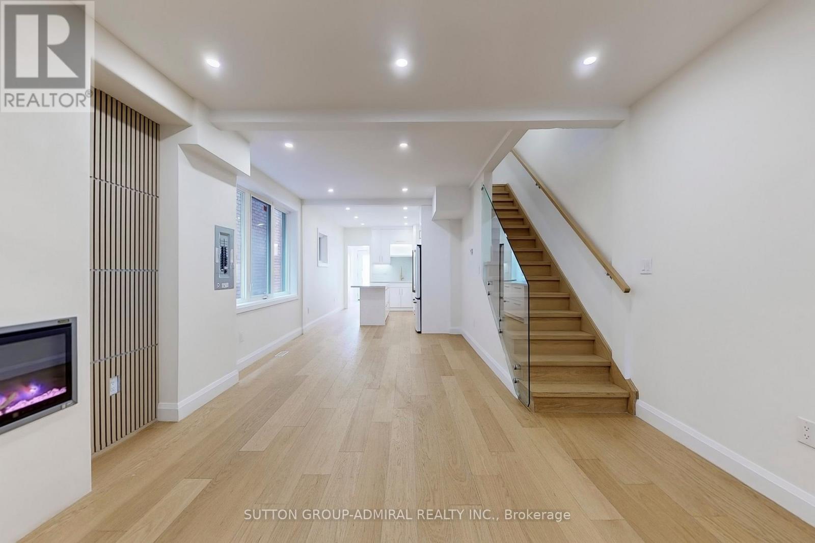 109 Fermanagh Avenue, Toronto, Ontario  M6R 1M1 - Photo 3 - W12999474