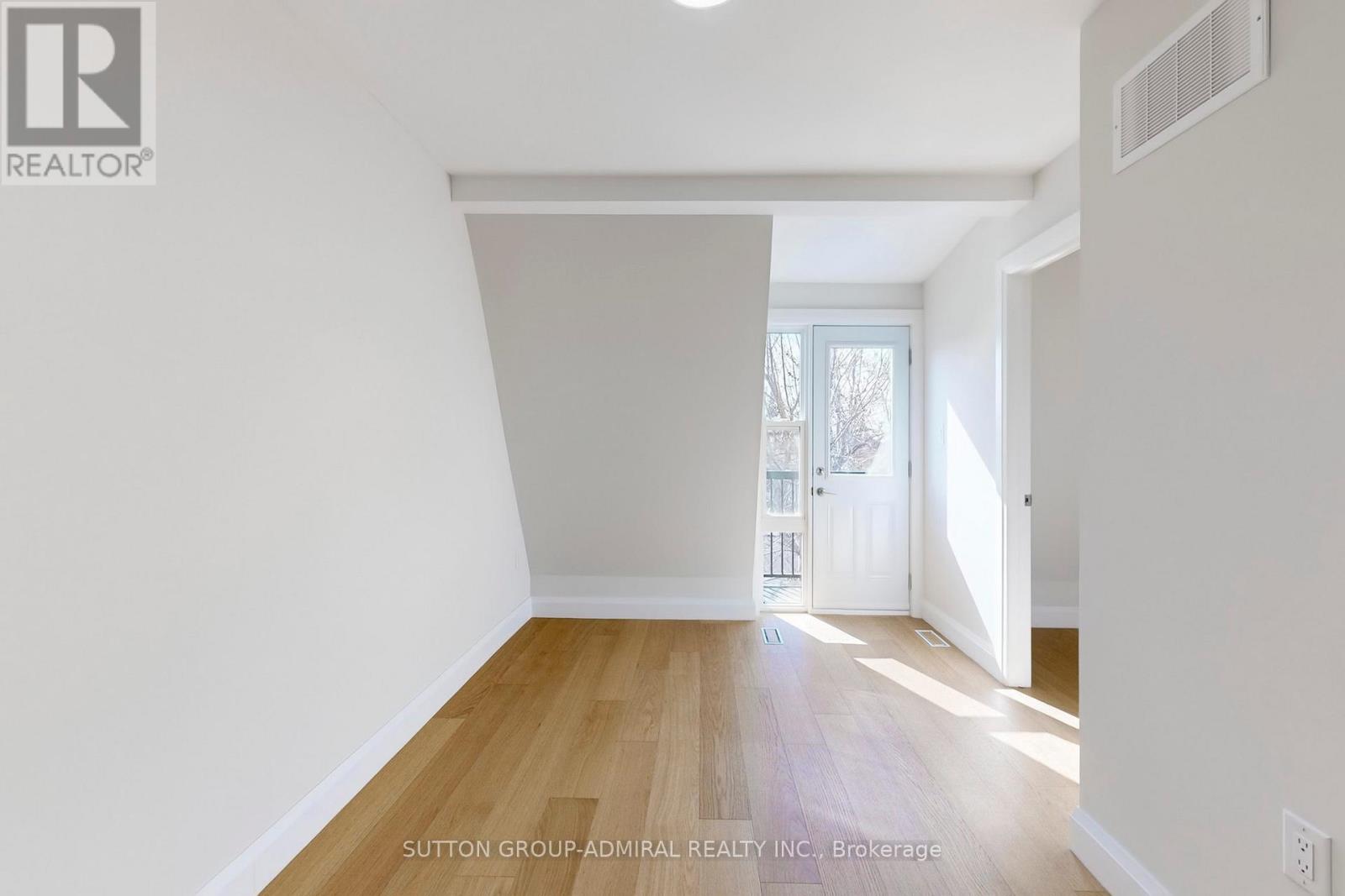 109 Fermanagh Avenue, Toronto, Ontario  M6R 1M1 - Photo 31 - W12999474