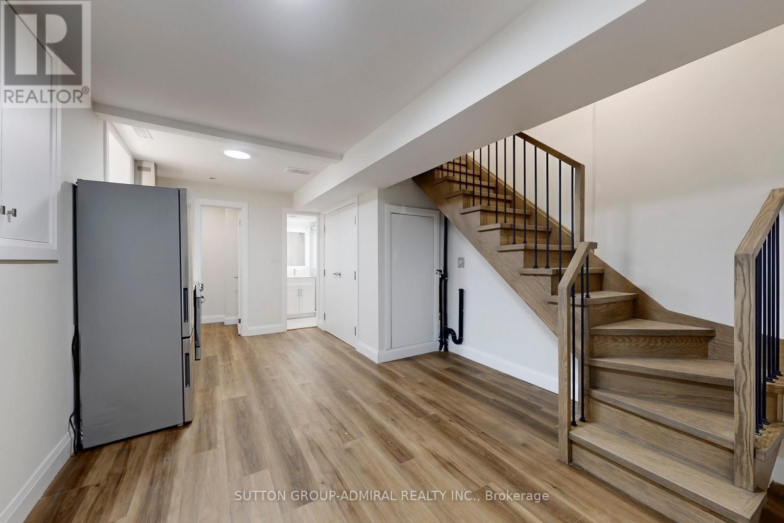 109 Fermanagh Avenue, Toronto, Ontario  M6R 1M1 - Photo 37 - W12999474