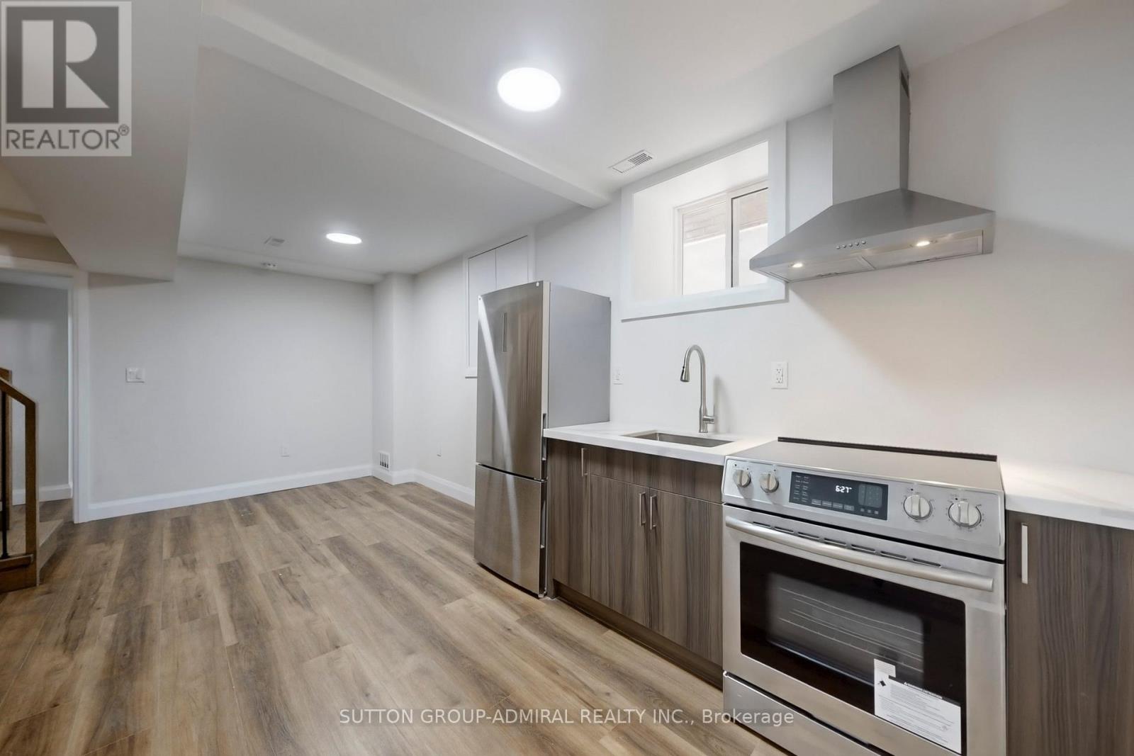 109 Fermanagh Avenue, Toronto, Ontario  M6R 1M1 - Photo 40 - W12999474