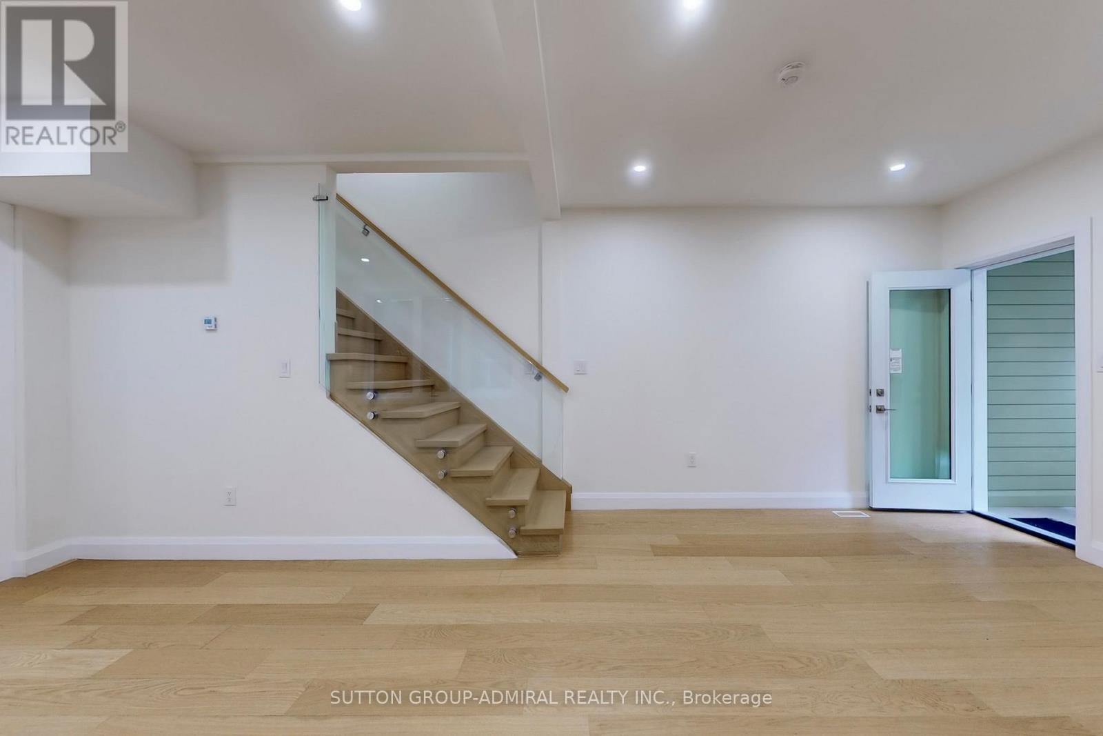 109 Fermanagh Avenue, Toronto, Ontario  M6R 1M1 - Photo 8 - W12999474