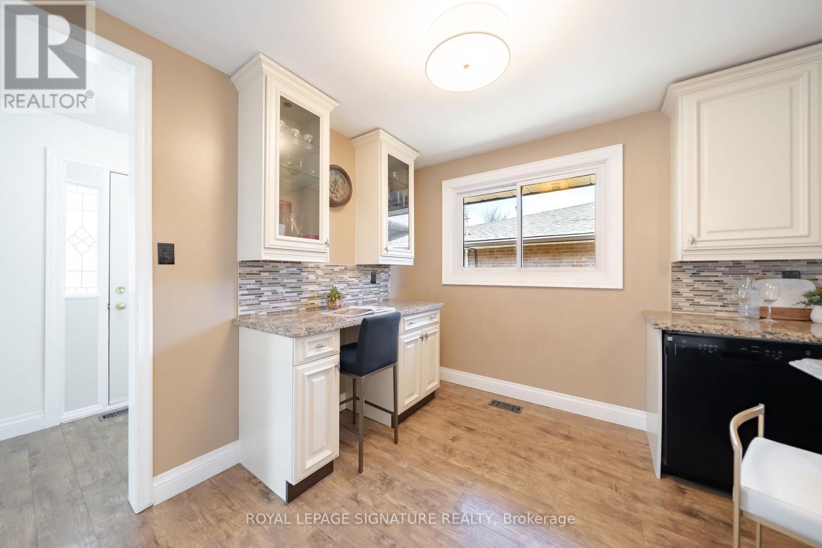 2002 Ingledale Road, Mississauga, Ontario  L5J 2H2 - Photo 12 - W12999478