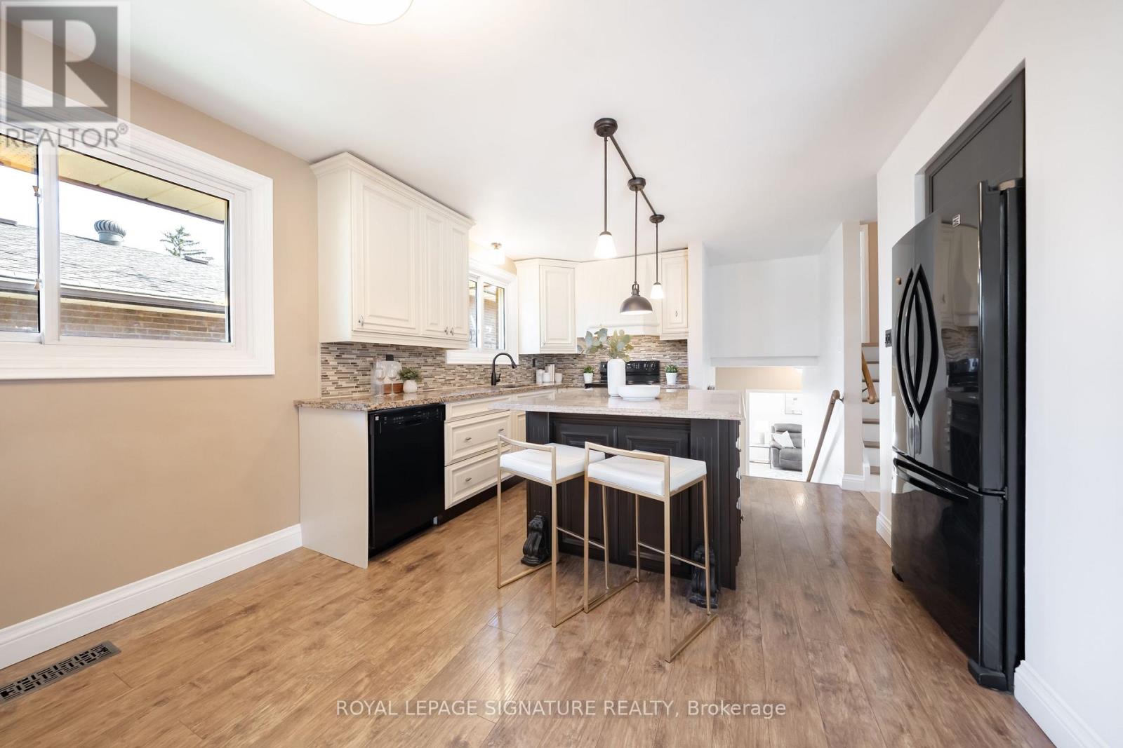 2002 Ingledale Road, Mississauga, Ontario  L5J 2H2 - Photo 13 - W12999478