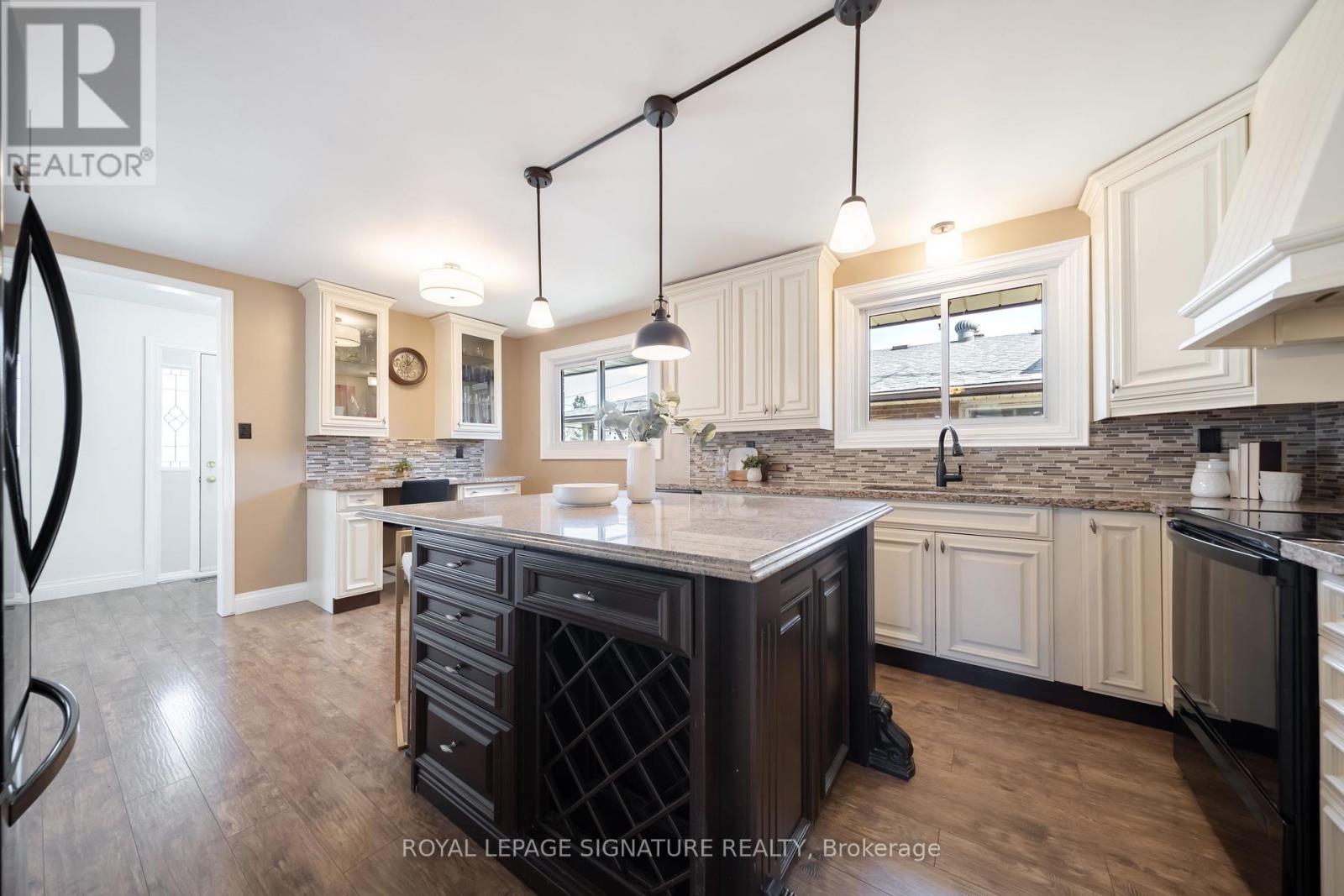 2002 Ingledale Road, Mississauga, Ontario  L5J 2H2 - Photo 14 - W12999478