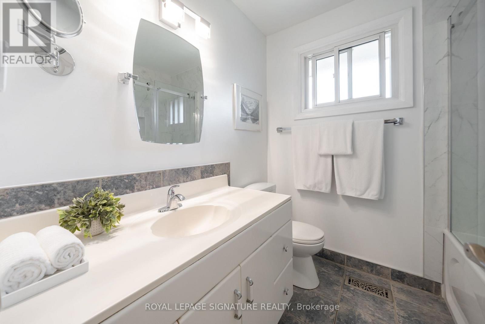 2002 Ingledale Road, Mississauga, Ontario  L5J 2H2 - Photo 19 - W12999478