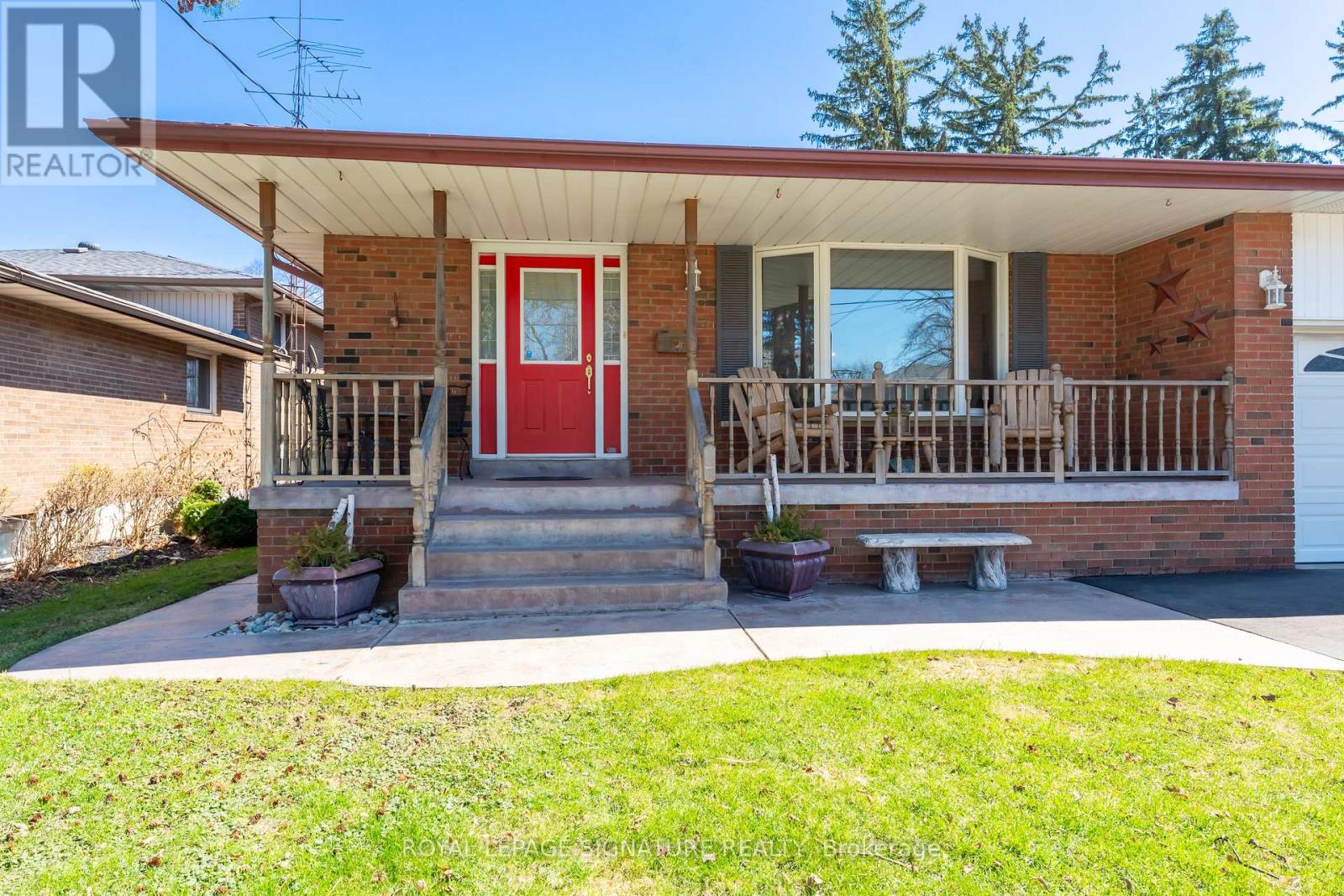 2002 Ingledale Road, Mississauga, Ontario  L5J 2H2 - Photo 2 - W12999478