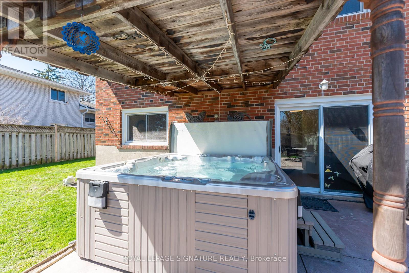 2002 Ingledale Road, Mississauga, Ontario  L5J 2H2 - Photo 37 - W12999478