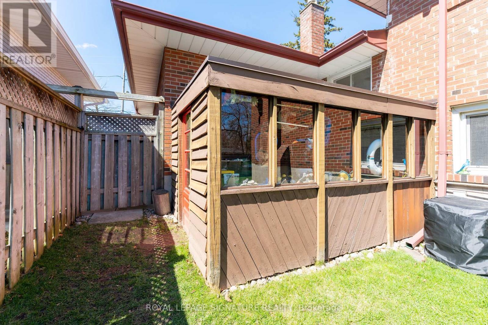 2002 Ingledale Road, Mississauga, Ontario  L5J 2H2 - Photo 43 - W12999478