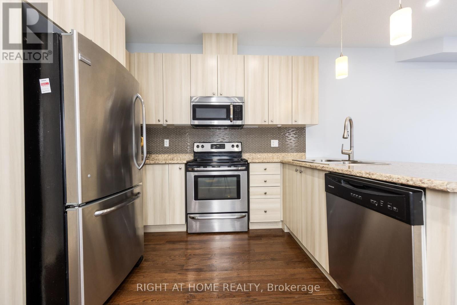 15 Munch Place, Milton, Ontario  L9T 8K6 - Photo 8 - W12999532