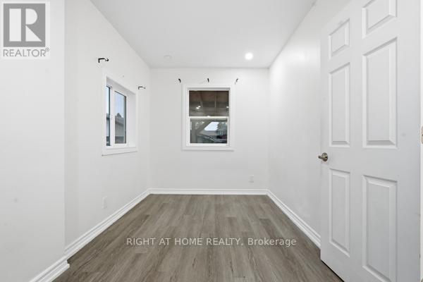 200 Gary Drive, Toronto, Ontario  M9N 2M4 - Photo 9 - W12999536