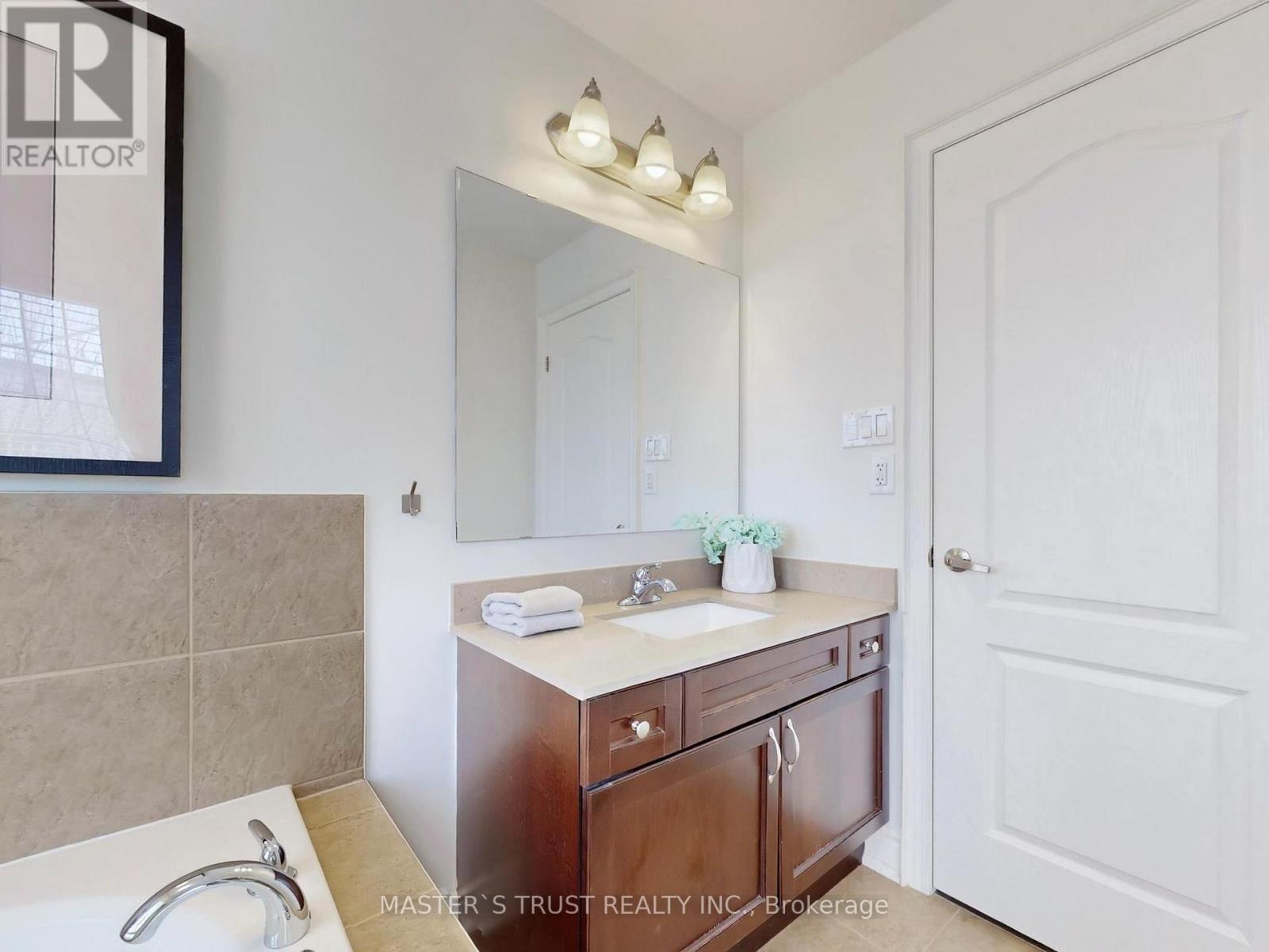 103 Higginbotham Crescent, Milton, Ontario  L9T 8A4 - Photo 30 - W12999572