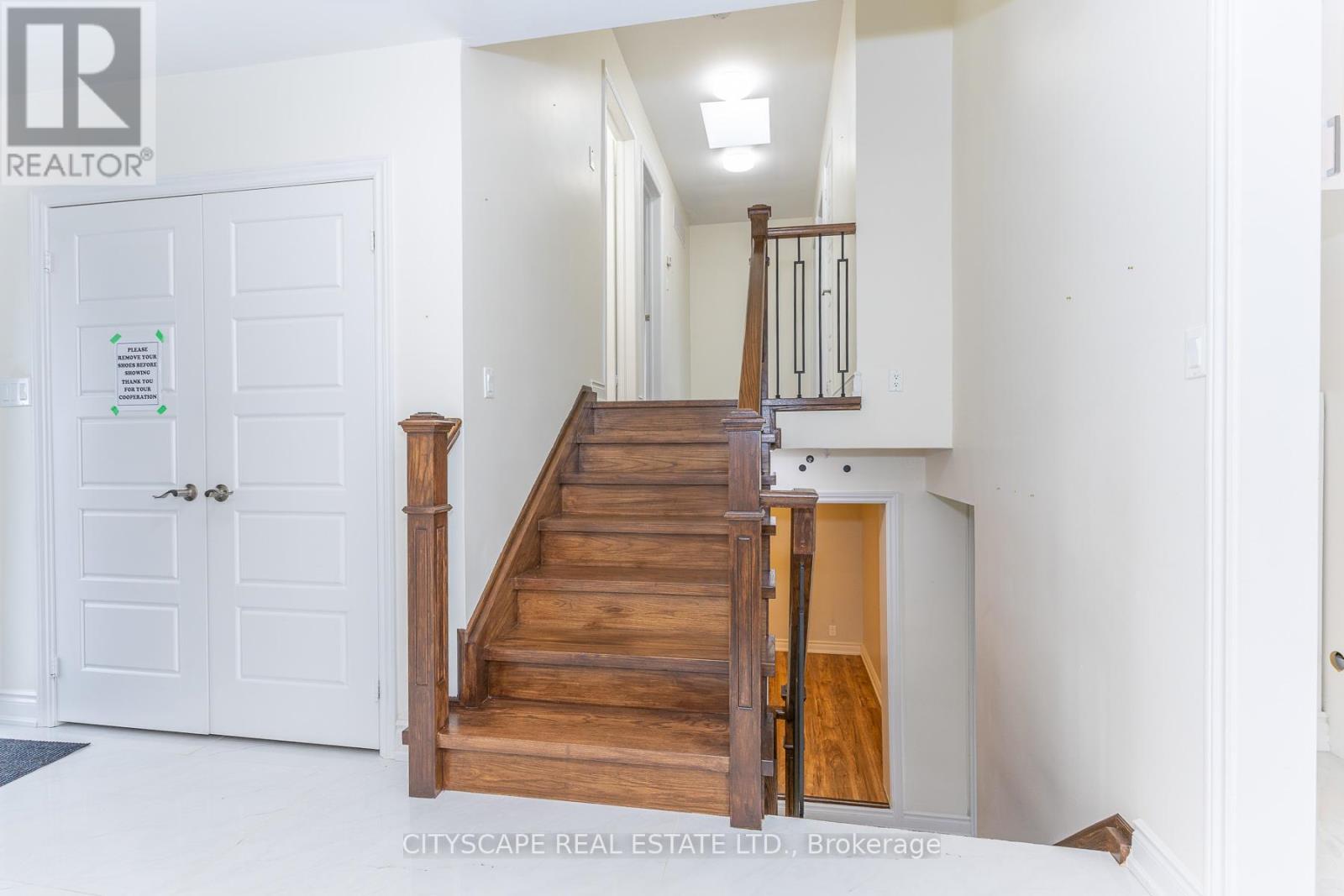 22 Sparrow Avenue, Toronto, Ontario  M6A 1L4 - Photo 16 - W12999602