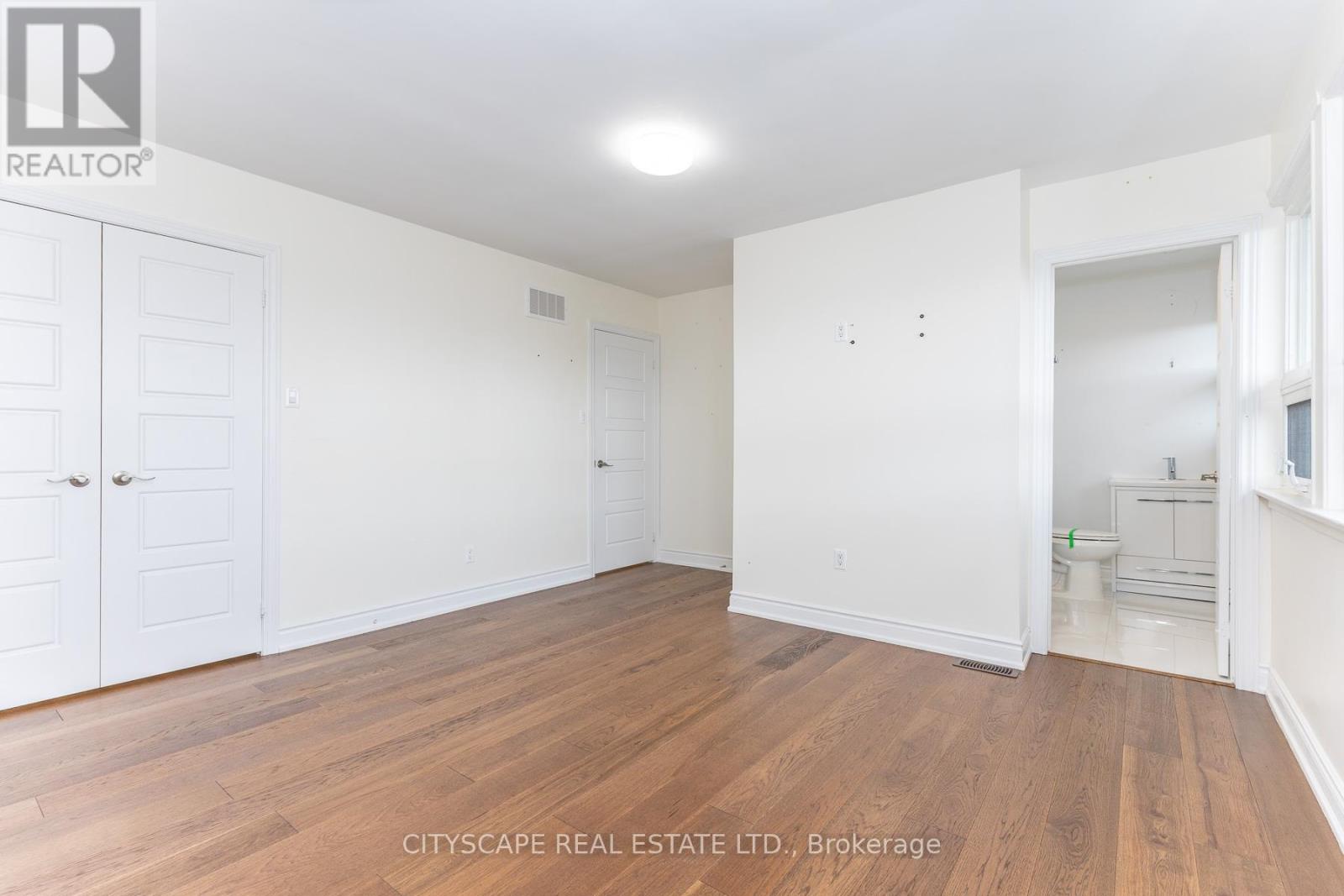 22 Sparrow Avenue, Toronto, Ontario  M6A 1L4 - Photo 18 - W12999602