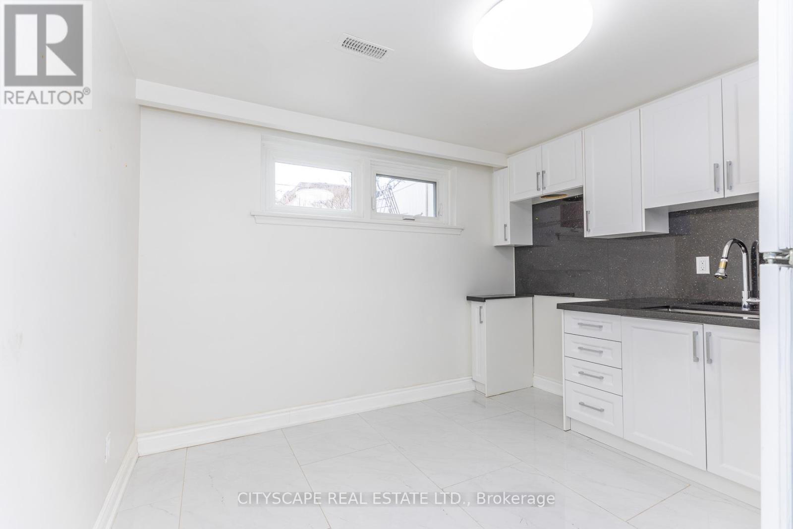 22 Sparrow Avenue, Toronto, Ontario  M6A 1L4 - Photo 34 - W12999602