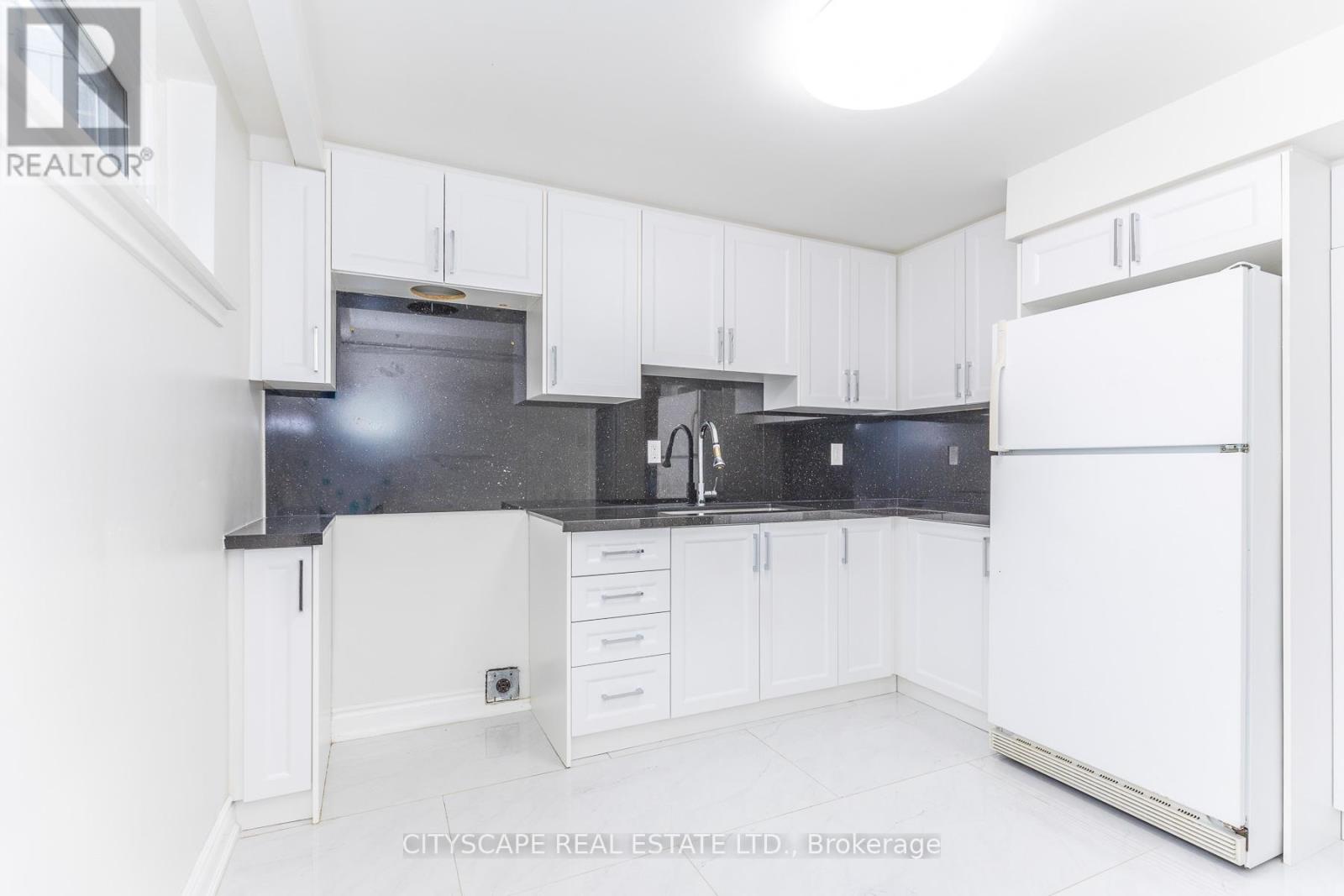 22 Sparrow Avenue, Toronto, Ontario  M6A 1L4 - Photo 35 - W12999602