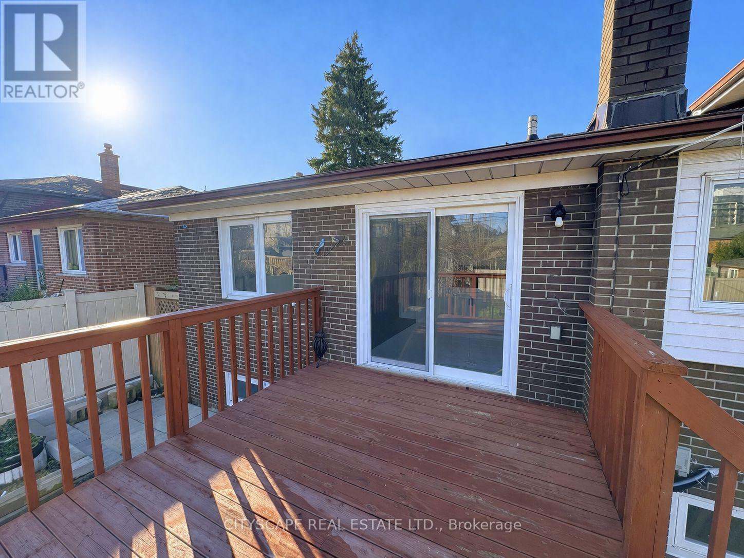 22 Sparrow Avenue, Toronto, Ontario  M6A 1L4 - Photo 41 - W12999602