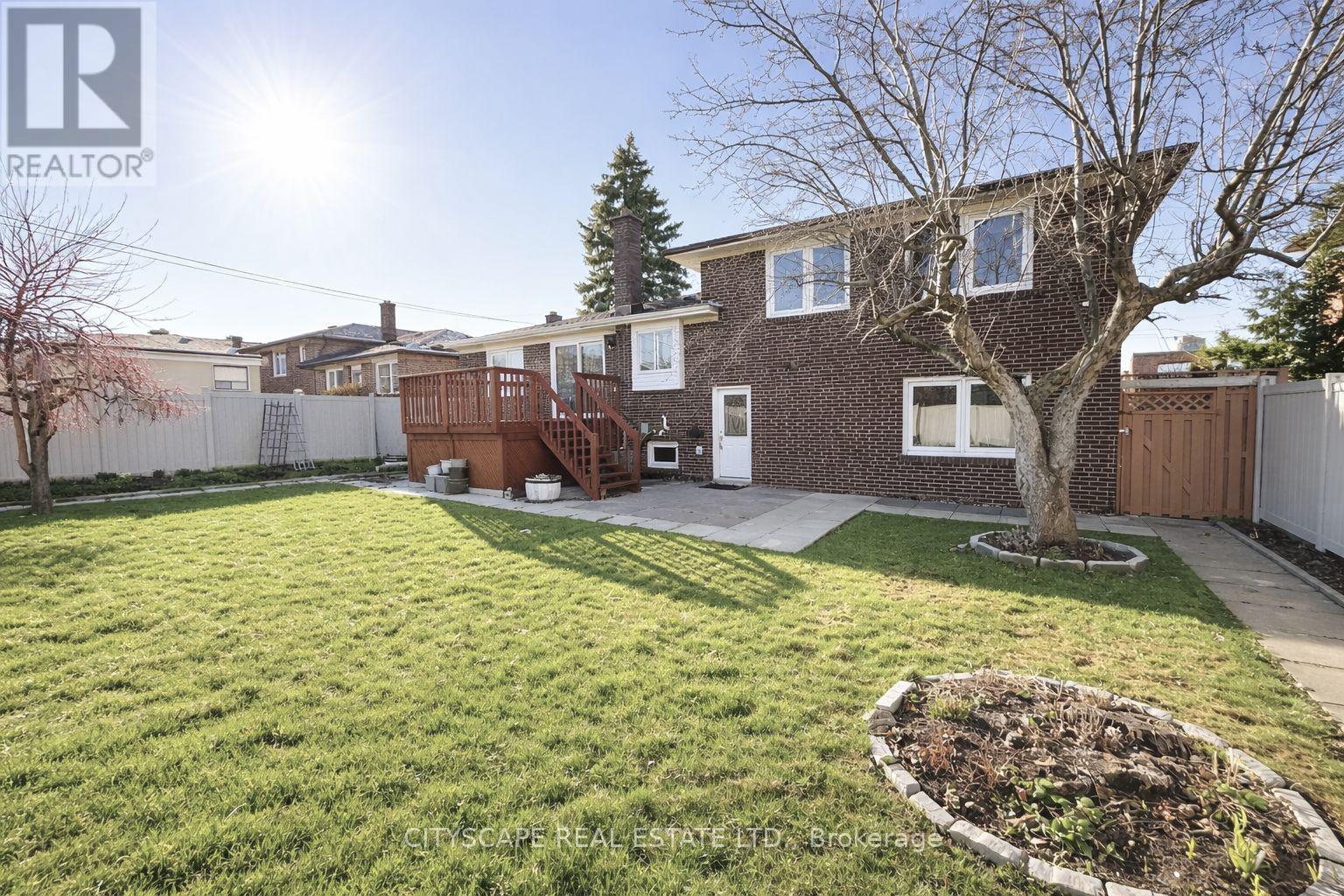 22 Sparrow Avenue, Toronto, Ontario  M6A 1L4 - Photo 45 - W12999602