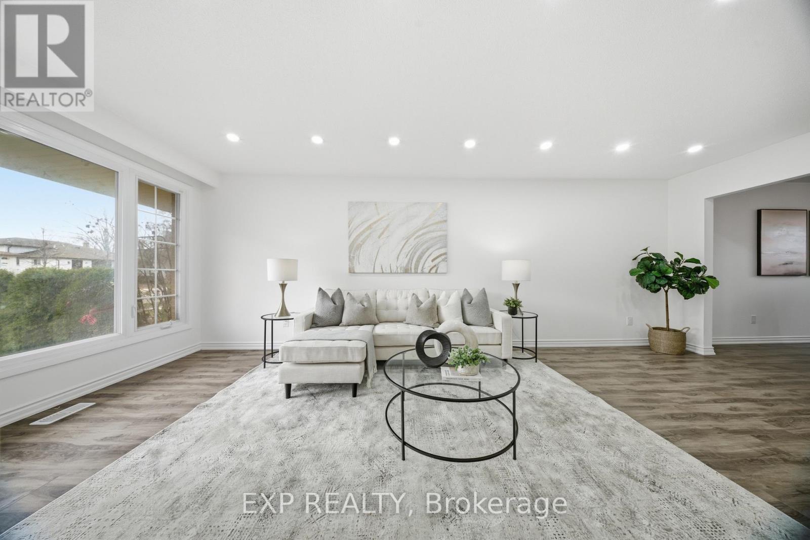 2637 Altadena Court, Mississauga, Ontario  L5K 1G1 - Photo 10 - W12999626