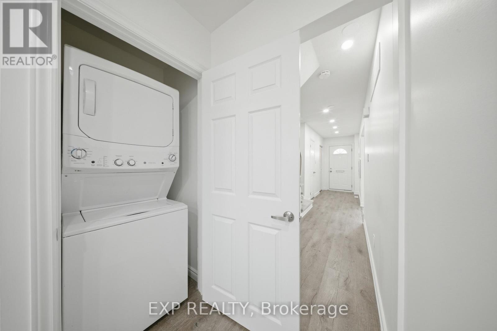 2637 Altadena Court, Mississauga, Ontario  L5K 1G1 - Photo 16 - W12999626