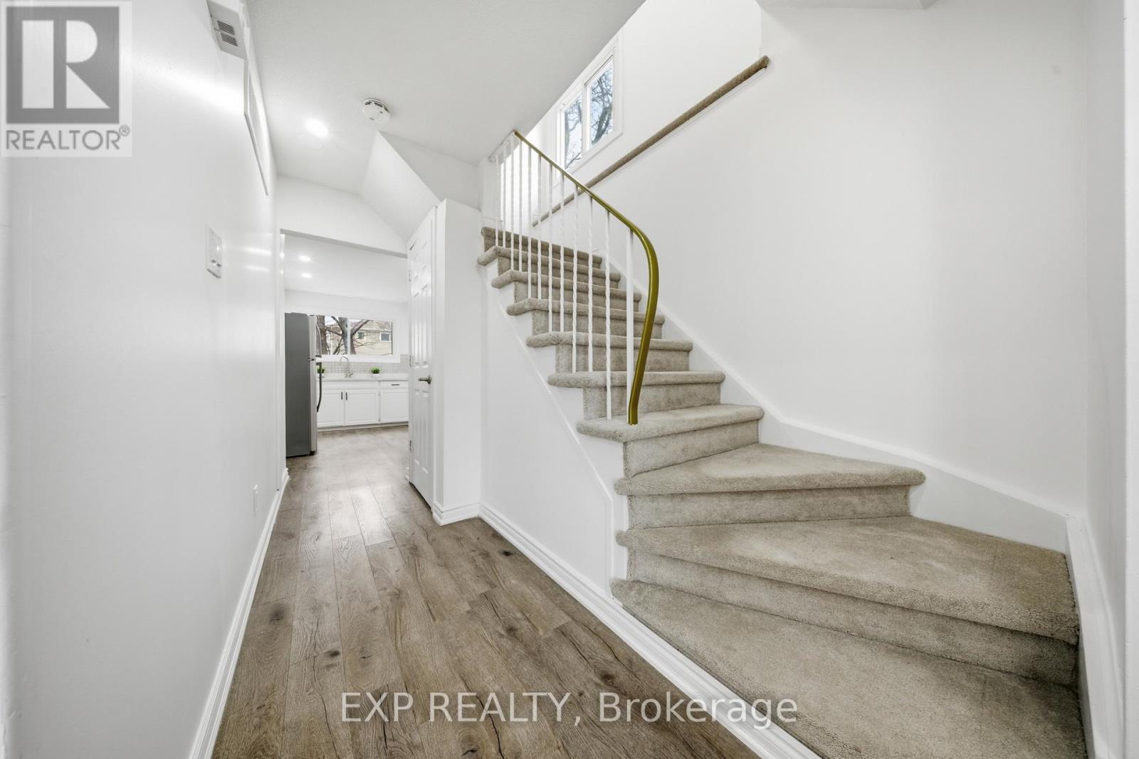 2637 Altadena Court, Mississauga, Ontario  L5K 1G1 - Photo 17 - W12999626