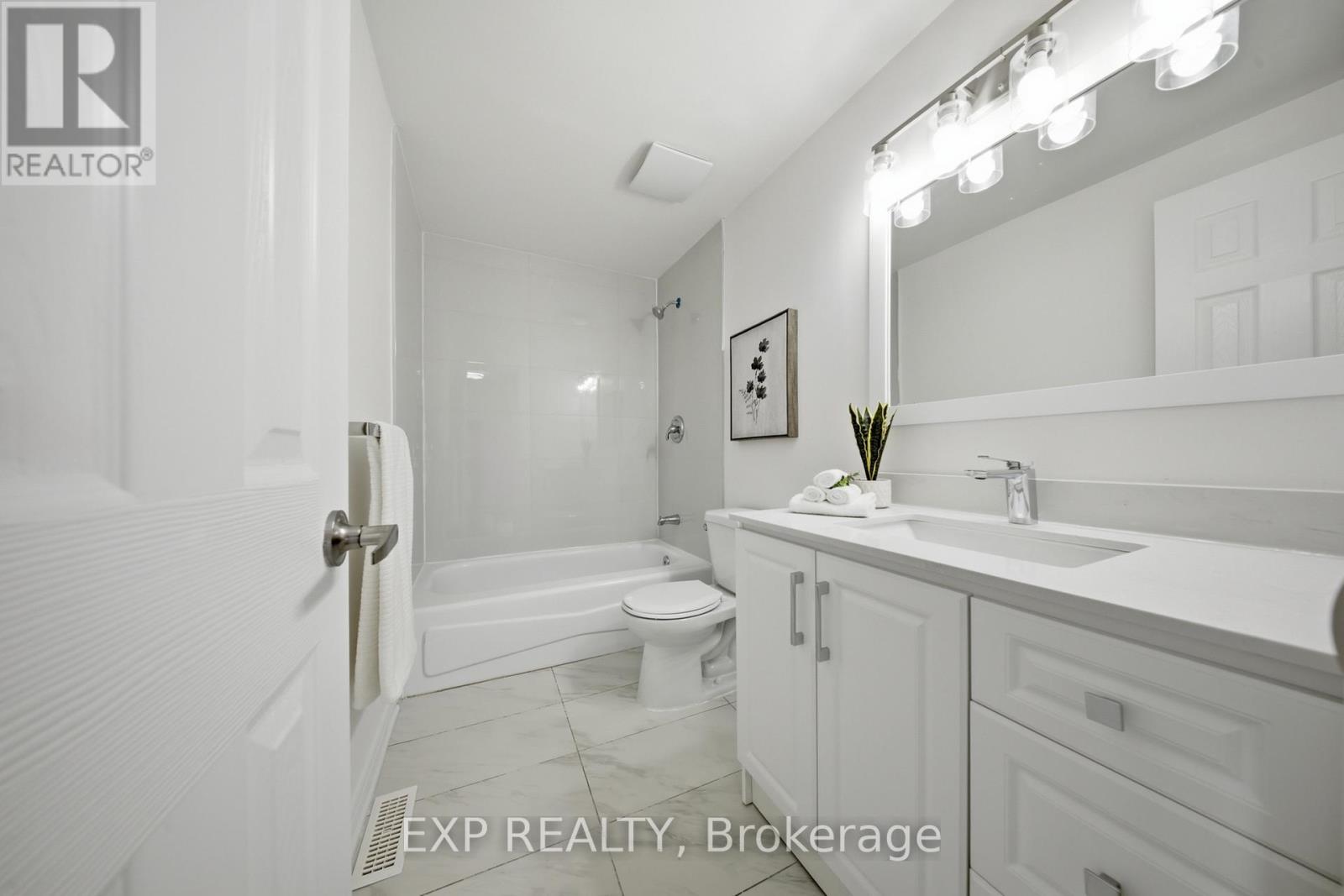 2637 Altadena Court, Mississauga, Ontario  L5K 1G1 - Photo 23 - W12999626