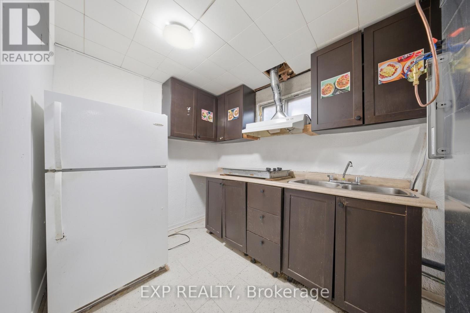 2637 Altadena Court, Mississauga, Ontario  L5K 1G1 - Photo 34 - W12999626