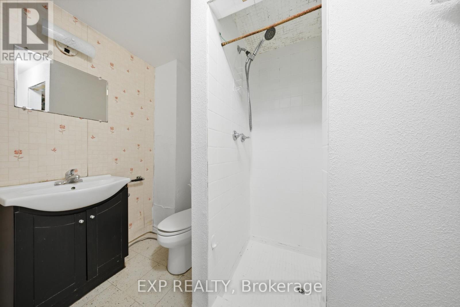 2637 Altadena Court, Mississauga, Ontario  L5K 1G1 - Photo 35 - W12999626