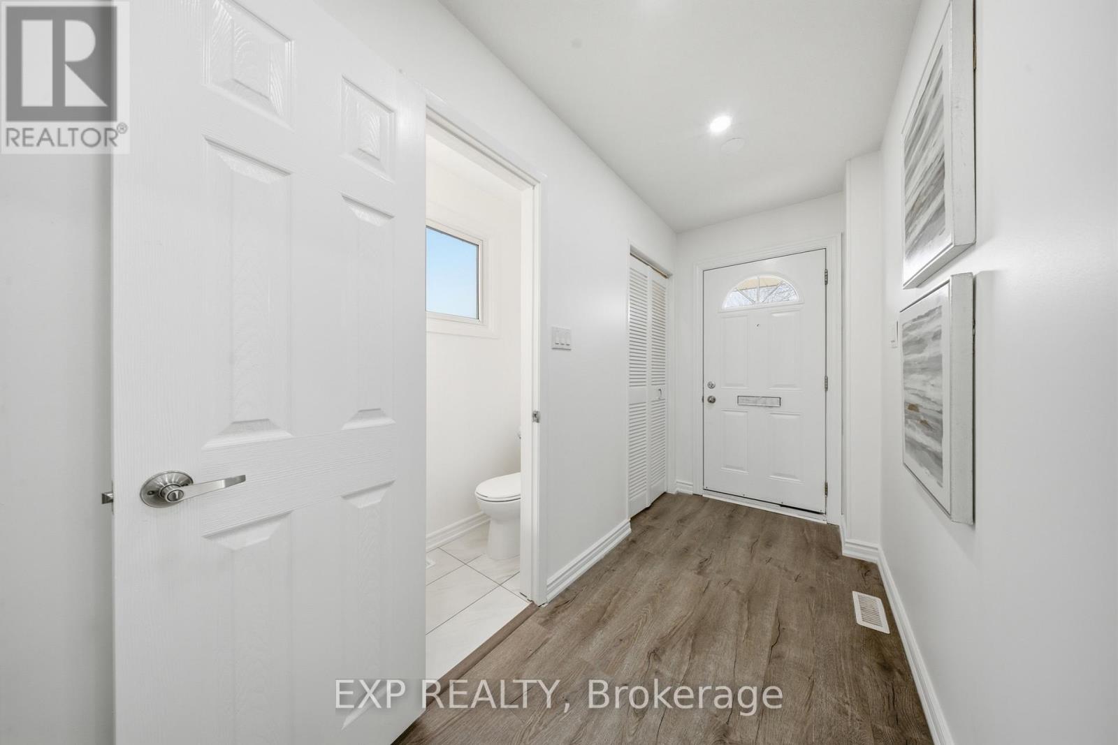 2637 Altadena Court, Mississauga, Ontario  L5K 1G1 - Photo 4 - W12999626