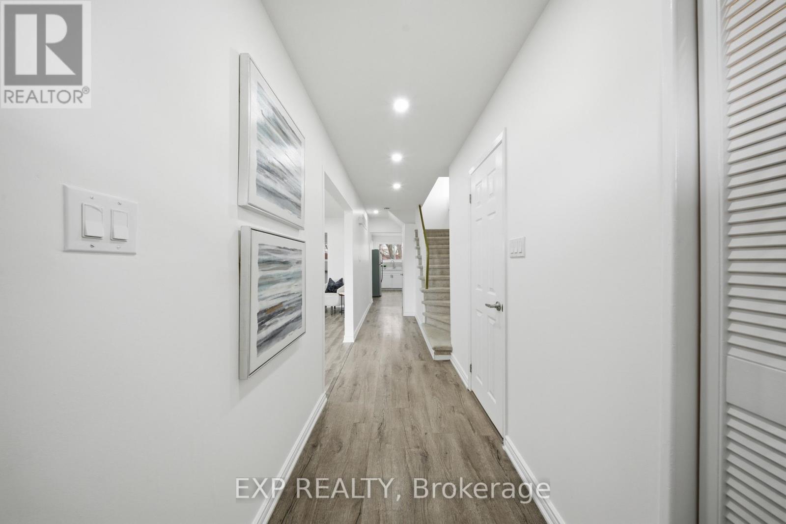 2637 Altadena Court, Mississauga, Ontario  L5K 1G1 - Photo 6 - W12999626