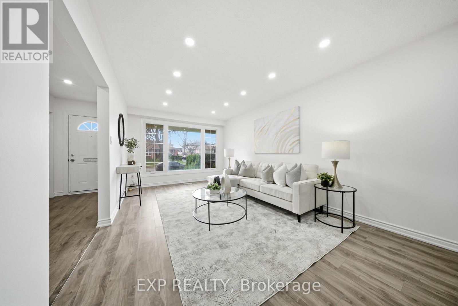 2637 Altadena Court, Mississauga, Ontario  L5K 1G1 - Photo 7 - W12999626