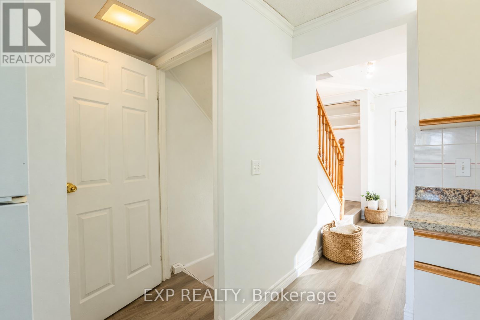 102 - 121 University Avenue E, Waterloo, Ontario N2J 4J1 - Photo 29 - X12999526