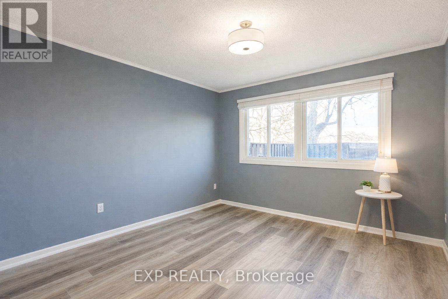 102 - 121 University Avenue E, Waterloo, Ontario N2J 4J1 - Photo 4 - X12999526