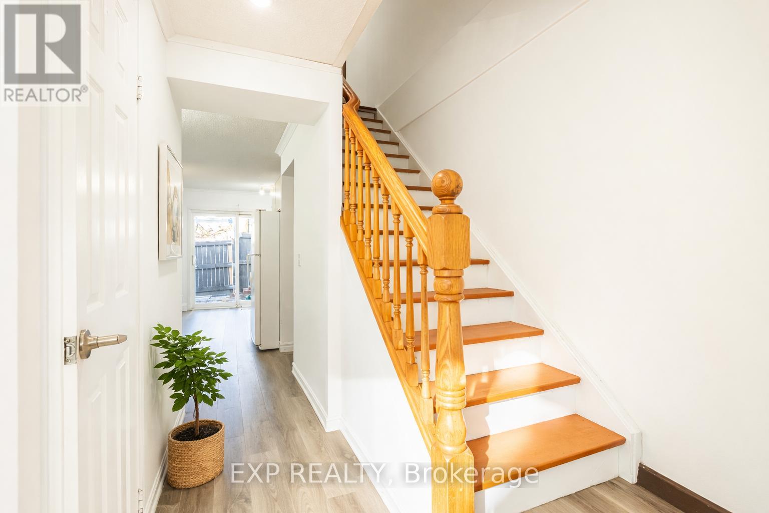 102 - 121 University Avenue E, Waterloo, Ontario N2J 4J1 - Photo 5 - X12999526