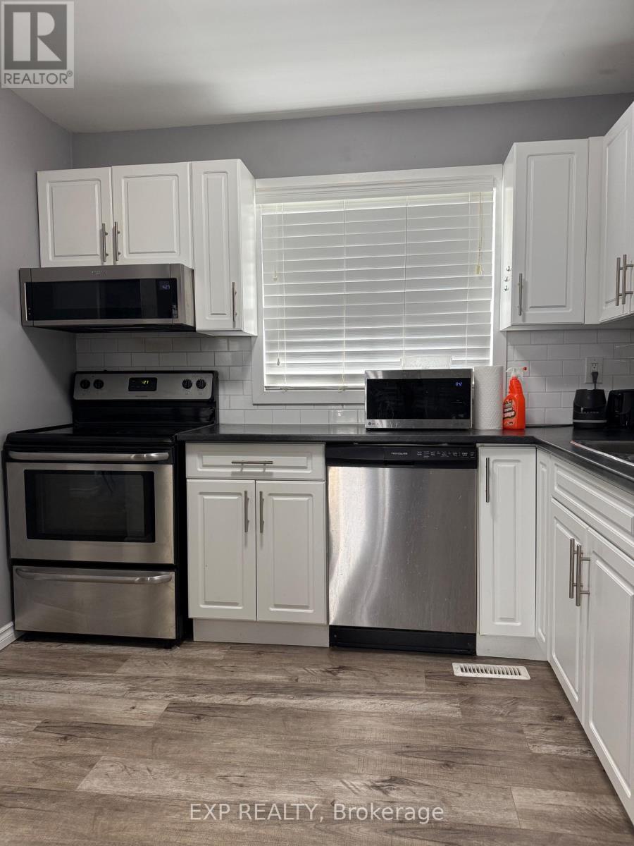 6 - 255 Northlake Drive, Waterloo, Ontario  N2V 1Z2 - Photo 4 - X12999624