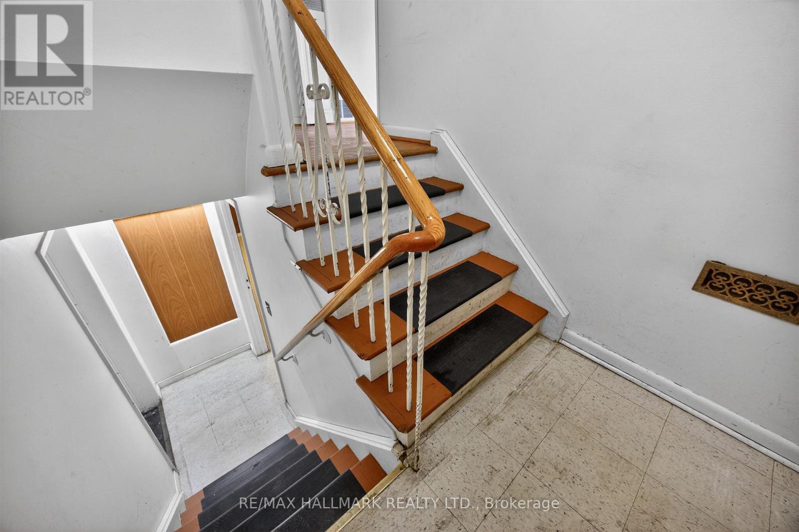 27 Nipissing Drive, Toronto, Ontario M9B 4V4 - Photo 25 - W12989522